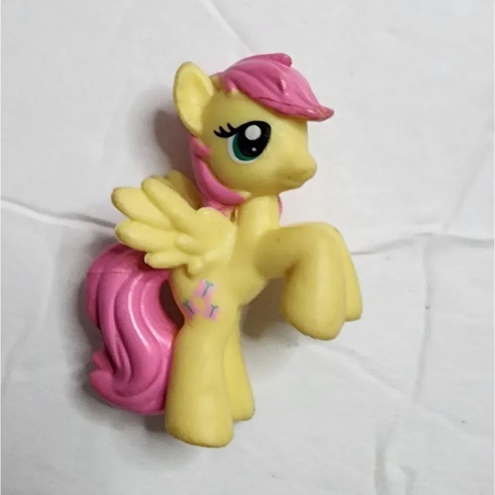 My Little Pony Hasbro Funko Fluttershy Yellow Body Pink Hair Butterflies Toy Fig